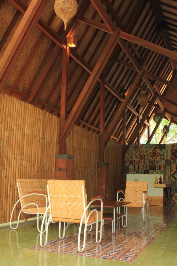 Komoreya Guesthouse Kejayan Esterno foto